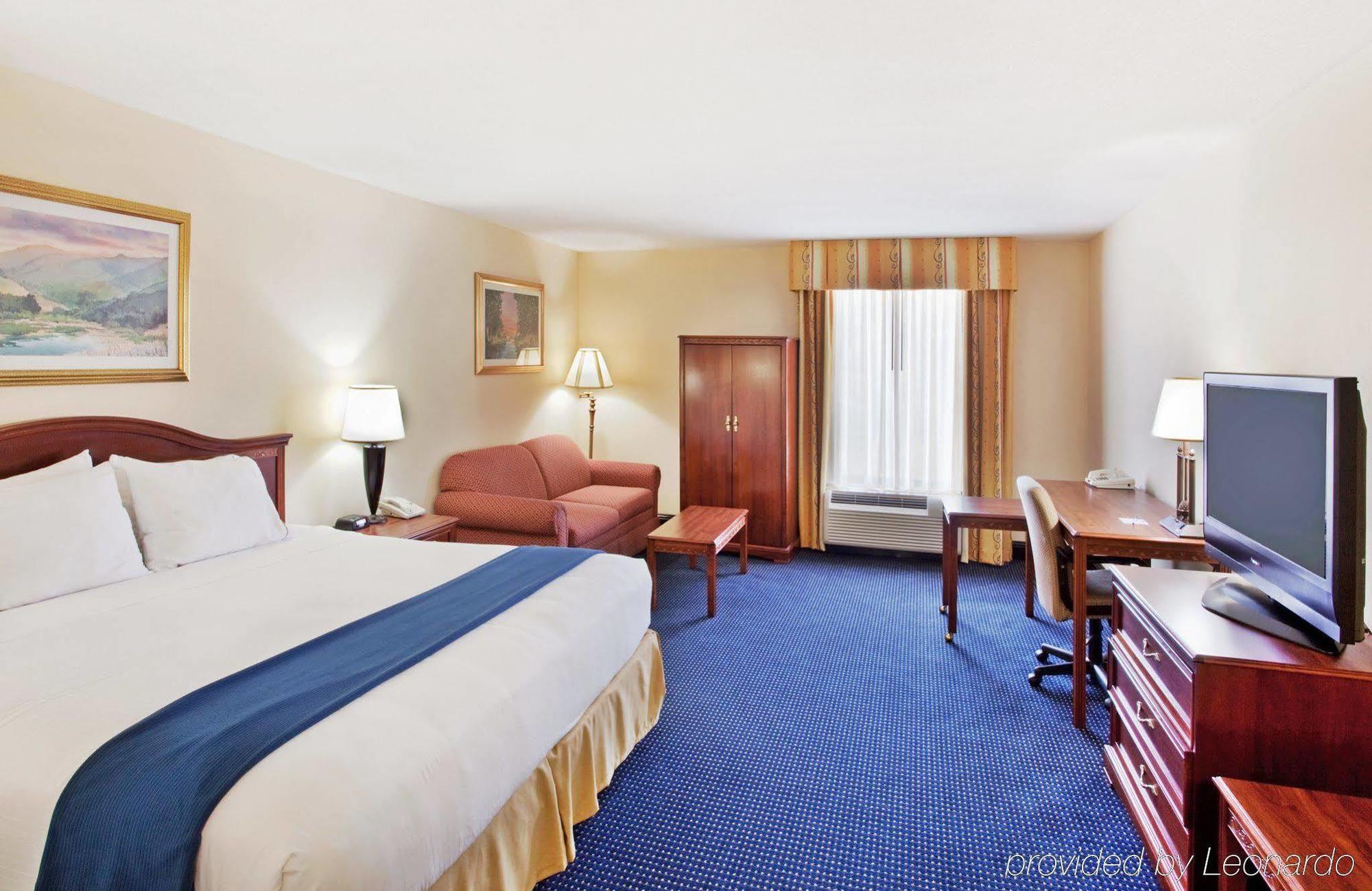 Holiday Inn Express & Suites Atlanta Perimeter Mall Hotel, An Ihg Hotel Sandy Springs Zimmer foto